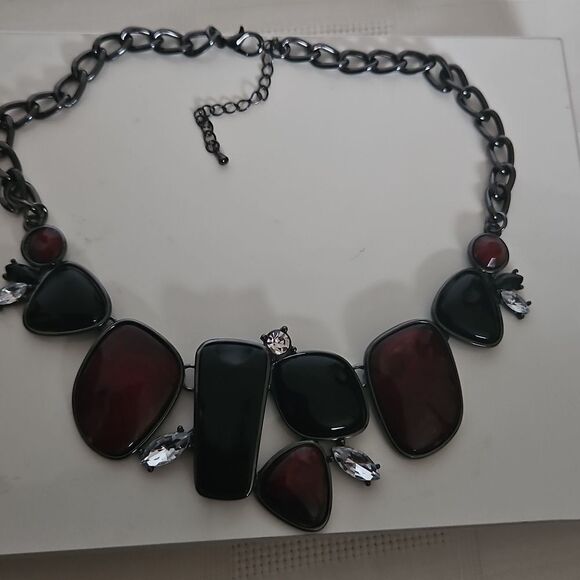 Elegant Burgundy and Black Statement Necklace - Picture 3 of 16